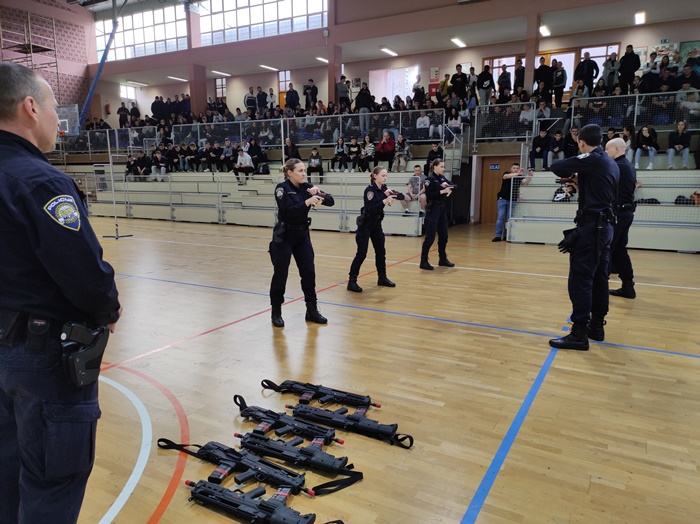 Slika /PU_BP/2024/Postani policajac 2024/Postani policajac1.jpg